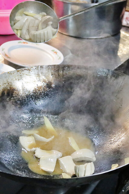 【巷弄X臺南】東區 城邊真味炒鱔魚專家-鱔魚意麵．麻油腰子 台南特色小吃推薦