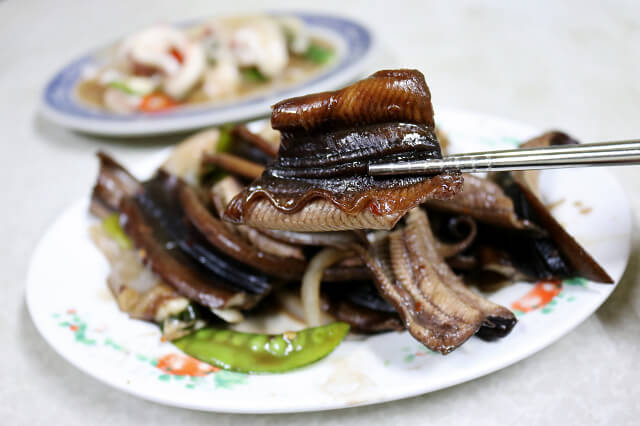 【巷弄X臺南】東區 城邊真味炒鱔魚專家-鱔魚意麵．麻油腰子 台南特色小吃推薦