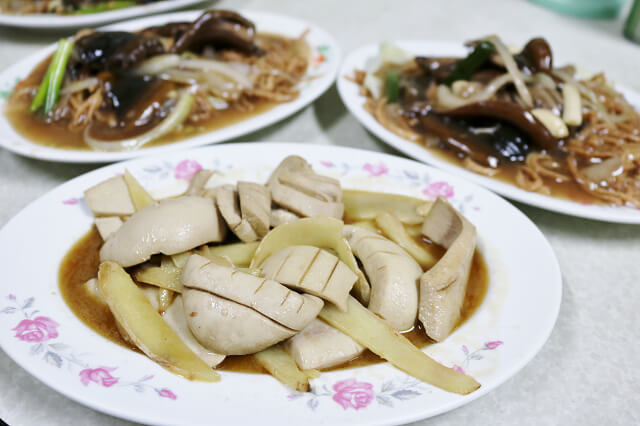 【巷弄X臺南】東區 城邊真味炒鱔魚專家-鱔魚意麵．麻油腰子 台南特色小吃推薦