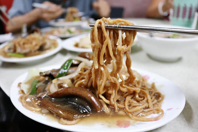 【巷弄X臺南】東區 城邊真味炒鱔魚專家-鱔魚意麵．麻油腰子 台南特色小吃推薦