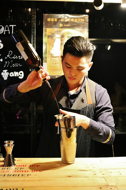【台南美食】故事小酒館STORY BAR 二訪-客座調酒師之夜．台南禁菸Lounge Bar推薦
