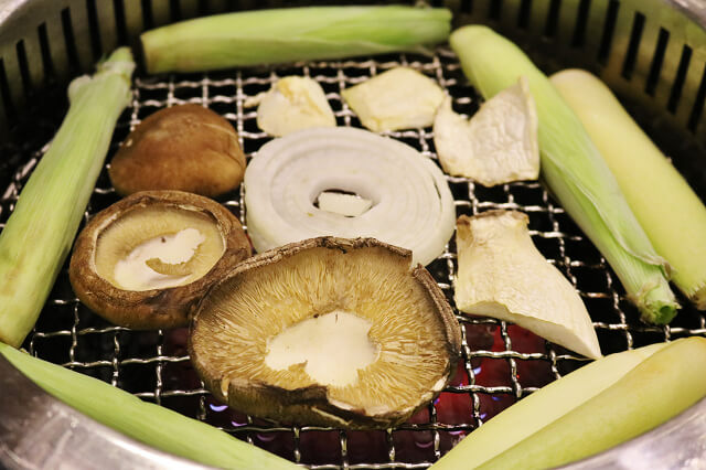 【台北美食】帝一 帝王蟹海鮮/黑毛牛/伊比利豬 頂級燒烤吃到飽-『西湖站』內湖燒烤．帝王蟹吃到飽