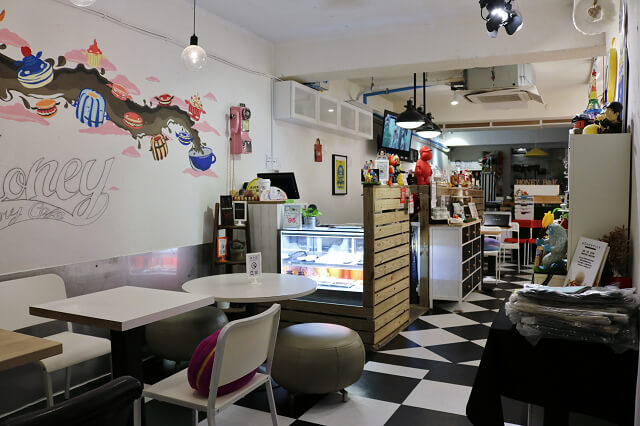 【台北美食】蜜多甜點屋 Honey Bakery Cafe-『南京復興站』無麩質甜點．寵物友善餐廳
