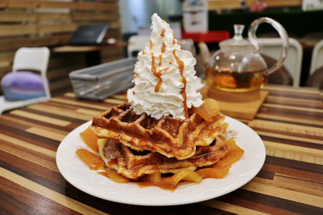 【台北美食】蜜多甜點屋 Honey Bakery Cafe-『南京復興站』無麩質甜點．寵物友善餐廳