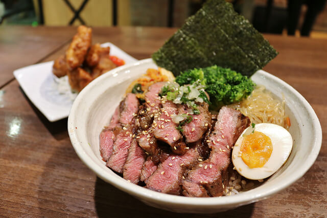 【台北美食】野狼 炭火丼飯-『中山國中站』超美味炙燒板腱丼 【台北美食】野狼 炭火丼飯-『中山國中站』超美味炙燒板腱丼