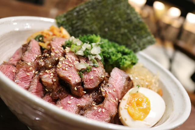 【台北美食】野狼 炭火丼飯-『中山國中站』超美味炙燒板腱丼 【台北美食】野狼 炭火丼飯-『中山國中站』超美味炙燒板腱丼