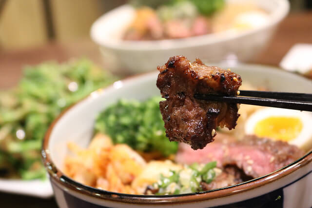 【台北美食】野狼 炭火丼飯-『中山國中站』超美味炙燒板腱丼 【台北美食】野狼 炭火丼飯-『中山國中站』超美味炙燒板腱丼