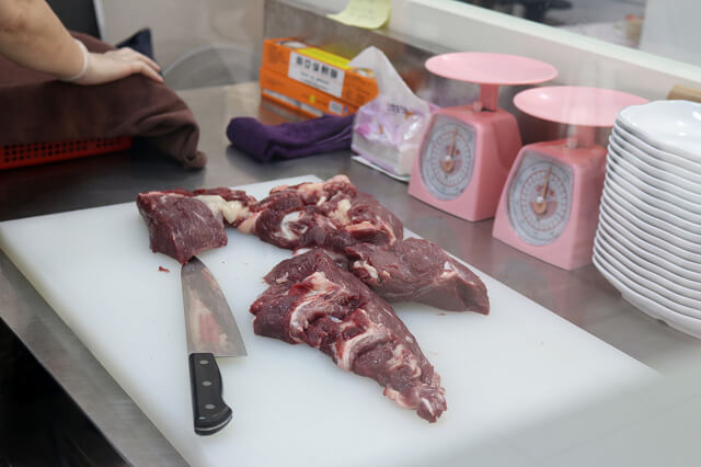 【台南美食】牛墟溫體牛肉火鍋店-溫體牛好吃不稀奇,溫體豬竟超美味! 【台南美食】牛墟溫體牛肉火鍋店-溫體牛好吃不稀奇,溫體豬竟超美味!