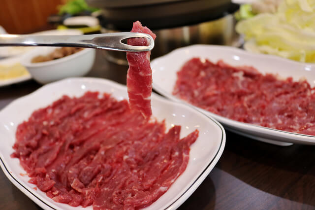 【台南美食】牛墟溫體牛肉火鍋店-溫體牛好吃不稀奇,溫體豬竟超美味! 【台南美食】牛墟溫體牛肉火鍋店-溫體牛好吃不稀奇,溫體豬竟超美味!