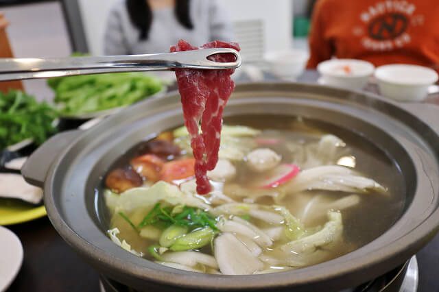【台南美食】牛墟溫體牛肉火鍋店-溫體牛好吃不稀奇,溫體豬竟超美味! 【台南美食】牛墟溫體牛肉火鍋店-溫體牛好吃不稀奇,溫體豬竟超美味!