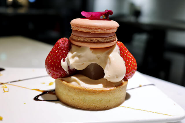 【台北美食】VISIRO Café & Smile Beauty 複合式口腔美容咖啡概念店-『忠孝敦化站』東區咖啡廳．香港雞蛋仔