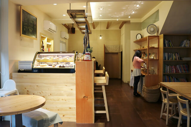【宜蘭美食】礁溪 里海 cafe'-日式定食．生魚片丼飯推薦