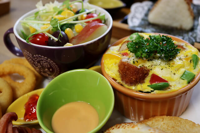 【台南美食】伊莉絲廚房 IRIS CASA KITCHEN-日式和風早午餐．義大利麵．丼飯．蓋飯．定食．異國小吃．創意麵食．風味火鍋