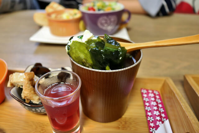 【台南美食】伊莉絲廚房 IRIS CASA KITCHEN-日式和風早午餐．義大利麵．丼飯．蓋飯．定食．異國小吃．創意麵食．風味火鍋