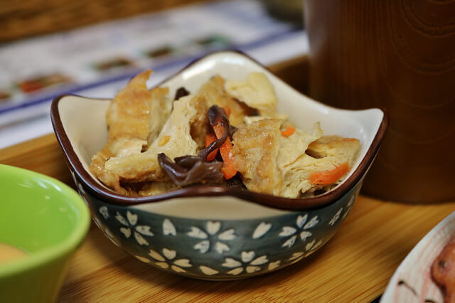 【台南美食】伊莉絲廚房 IRIS CASA KITCHEN-日式和風早午餐．義大利麵．丼飯．蓋飯．定食．異國小吃．創意麵食．風味火鍋