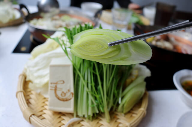 【台南美食】毛房 蔥柚鍋．冷藏肉專門-台南風味，老屋裡的日式火鍋！