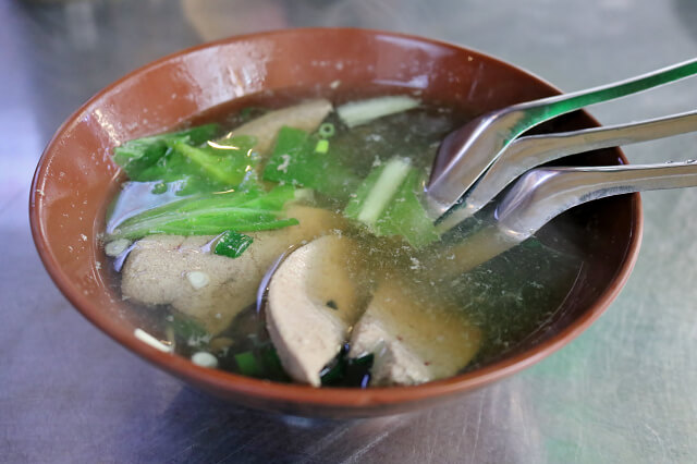 【基隆美食】阿華炒麵-基隆廟口排隊人氣小吃 什錦咖哩炒麵