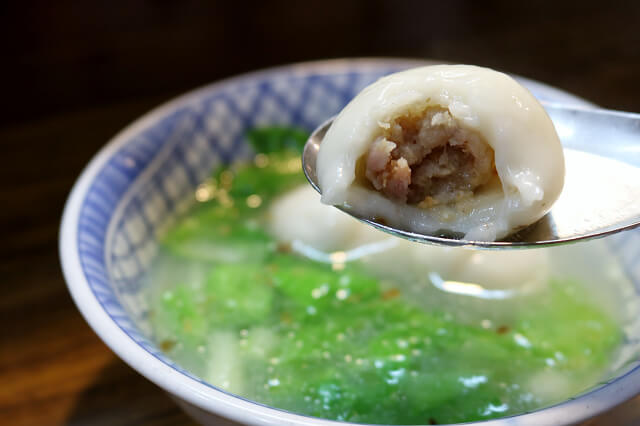 【基隆美食】大觀園 鹹湯圓 豬肝腸-元宵吃湯圓．基隆仁愛市場/基隆廟口夜市小吃推薦