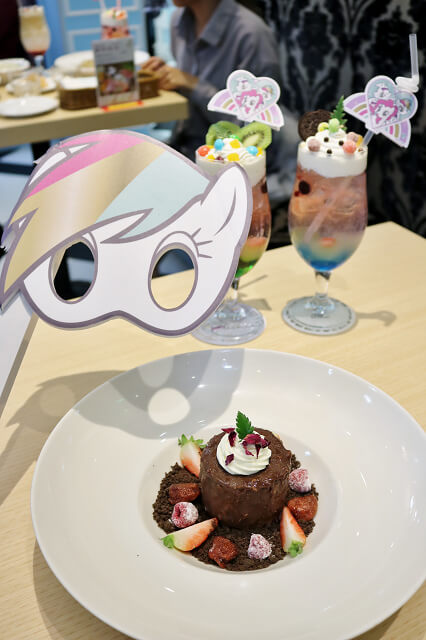 【台南美食】跳舞香水x彩虹小馬快閃主題餐廳(南紡店)-南紡購物中心午茶甜點．義大利麵．排餐