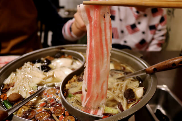 【桃園美食】平鎮 大漠香蒙古養身鍋-季節限定麻辣鴛鴦火鍋