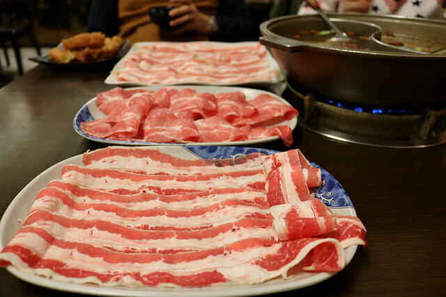 【桃園美食】平鎮 大漠香蒙古養身鍋-季節限定麻辣鴛鴦火鍋