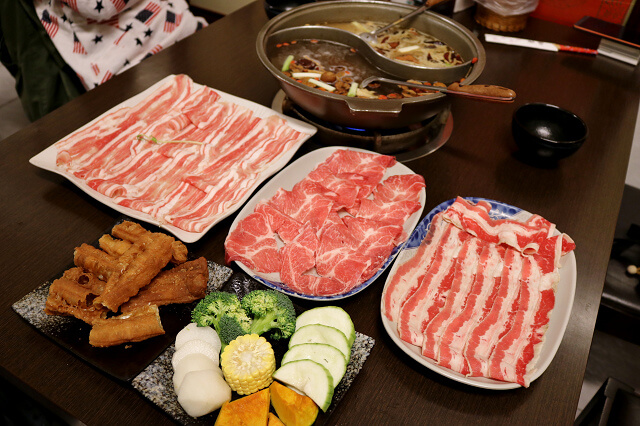 【桃園美食】平鎮 大漠香蒙古養身鍋-季節限定麻辣鴛鴦火鍋