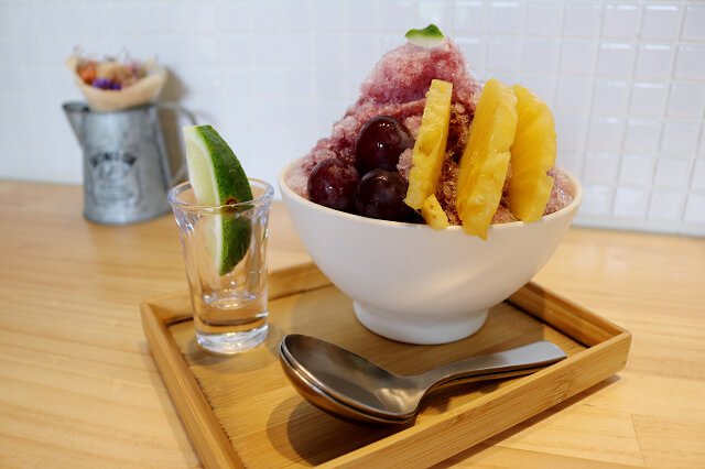 【台南美食】冰ㄉ• かき氷no.2(赤崁東店)-季節限定隱藏版草莓抹茶混奶剉冰．赤崁樓散步甜點