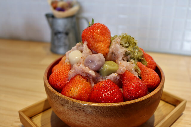【台南美食】冰ㄉ• かき氷no.2(赤崁東店)-季節限定隱藏版草莓抹茶混奶剉冰．赤崁樓散步甜點
