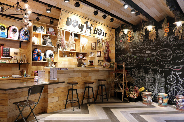 【台北美食】Dog Boss 寵物友善餐廳-『景安站』帶著毛小孩一起早午餐．寵物美容SPA牛奶浴．自製肉乾鮮食