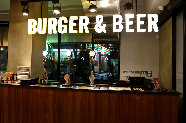 【台北美食】喀漢堡 Selfish Burger-『台北101/世貿站』季節限定粉紅櫻花漢堡