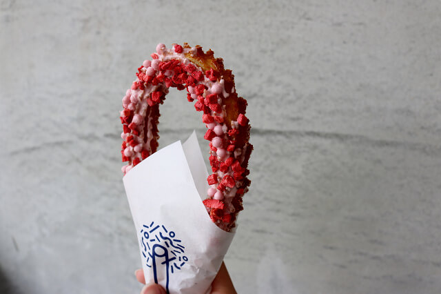 【台南美食】CHURRO & Sweet-粉紅草莓吉拿棒．台南散步甜點推薦