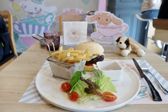 【台北美食】Cinnamoroll X Amandier 大耳狗喜拿期間限定咖啡廳-『忠孝新生站』台北主題餐廳