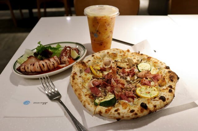【台北美食】Pizza CreAfe’ 客意窯烤比薩．咖啡(內科西湖店)-『西湖站』內湖好吃披薩．內科餐廳推薦