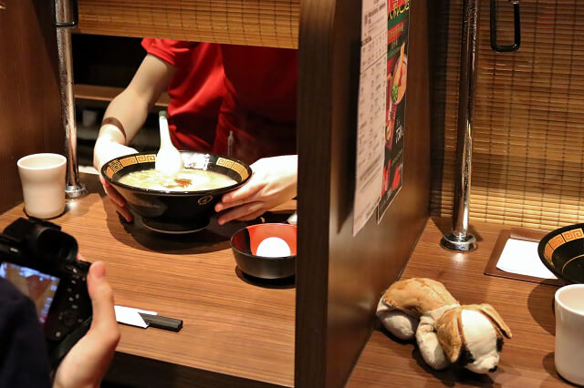 【台北美食】一蘭 天然豚骨拉麵專門店(台灣台北本店)-『象山站』日本一蘭拉麵台灣首店開幕 【台北美食】一蘭 天然豚骨拉麵專門店(台灣台北本店)-『象山站』日本一蘭拉麵台灣首店開幕