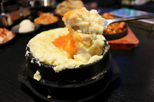 【台北美食】Pocha 韓式熱炒포차(忠孝1號店)-『忠孝敦化站』東區韓式料理．台北聚餐推薦．大口吃肉大口喝酒 超嗨Happy Hour