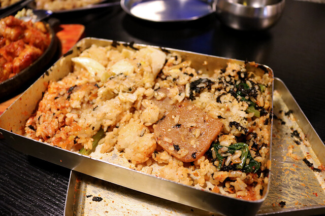 【台北美食】Pocha 韓式熱炒포차(忠孝1號店)-『忠孝敦化站』東區韓式料理．台北聚餐推薦．大口吃肉大口喝酒 超嗨Happy Hour