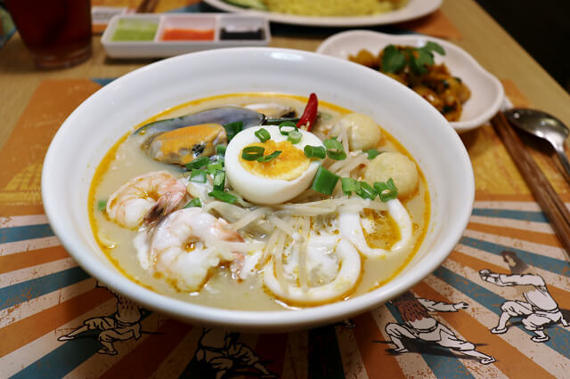 【台北美食】瑞記海南雞飯(民權東店)-內湖人有福了！新加坡美食進駐 獨特金黃油亮海南雞