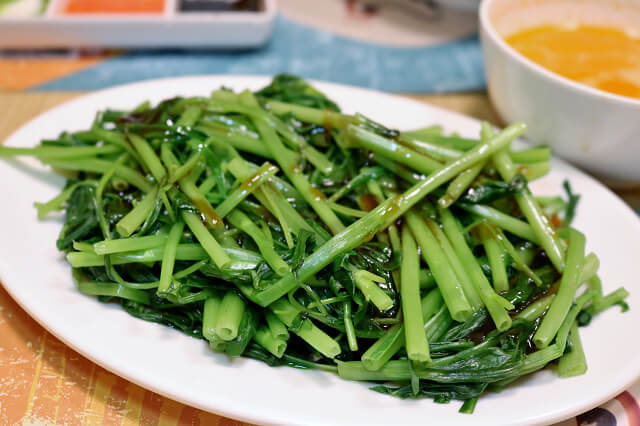 【台北美食】瑞記海南雞飯(民權東店)-內湖人有福了！新加坡美食進駐 獨特金黃油亮海南雞