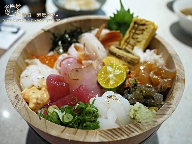 台南 毛丼 丼飯專賣店　日式生魚丼飯．牛丼．豚丼-毛丼