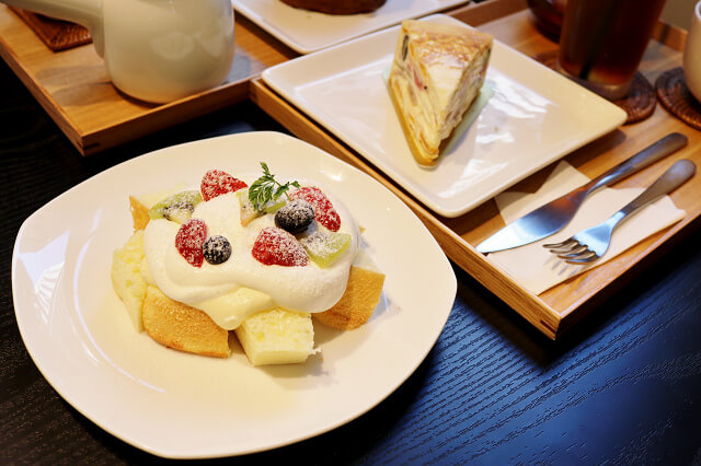【台北美食】日式甜點 折田菓舖-『忠孝復興站』比HARBS更好吃的水果千層蛋糕
