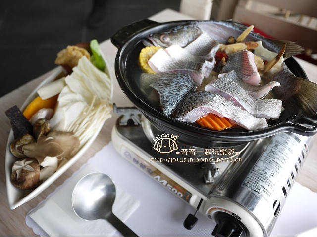 【試-分享】 台南南科 水岸人文休閒咖啡館 黃絲帶迎曦湖畔景觀餐廳-水岸人文休閒咖啡館 【試-分享】 台南南科 水岸人文休閒咖啡館 黃絲帶迎曦湖畔景觀餐廳-水岸人文休閒咖啡館