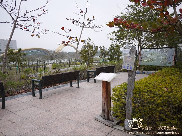 【試-分享】 台南南科 水岸人文休閒咖啡館 黃絲帶迎曦湖畔景觀餐廳-水岸人文休閒咖啡館 【試-分享】 台南南科 水岸人文休閒咖啡館 黃絲帶迎曦湖畔景觀餐廳-水岸人文休閒咖啡館