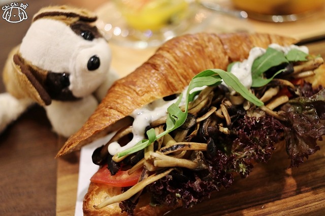 【台北內湖.西湖站】路燈咖啡 Light Bistro(內湖店)-內湖咖啡廳小酒館試-Light Bistro 【台北內湖.西湖站】路燈咖啡 Light Bistro(內湖店)-內湖咖啡廳小酒館試-Light Bistro