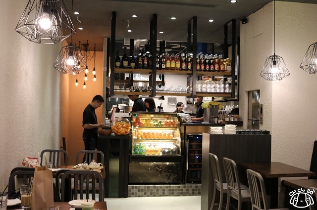 【台北內湖.西湖站】路燈咖啡 Light Bistro(內湖店)-內湖咖啡廳小酒館試-Light Bistro 【台北內湖.西湖站】路燈咖啡 Light Bistro(內湖店)-內湖咖啡廳小酒館試-Light Bistro
