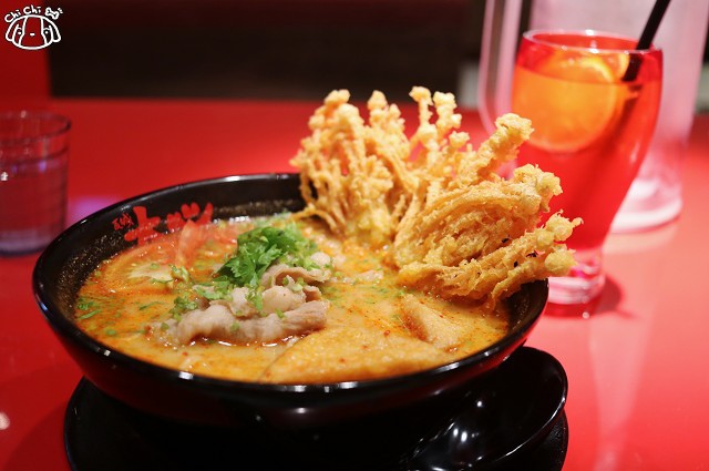 【台北中山.中山站】瓦城 大心新泰式麵食(台北三越南西店 )-泰式酸辣麵x-大心新泰式麵食 【台北中山.中山站】瓦城 大心新泰式麵食(台北三越南西店 )-泰式酸辣麵x-大心新泰式麵食