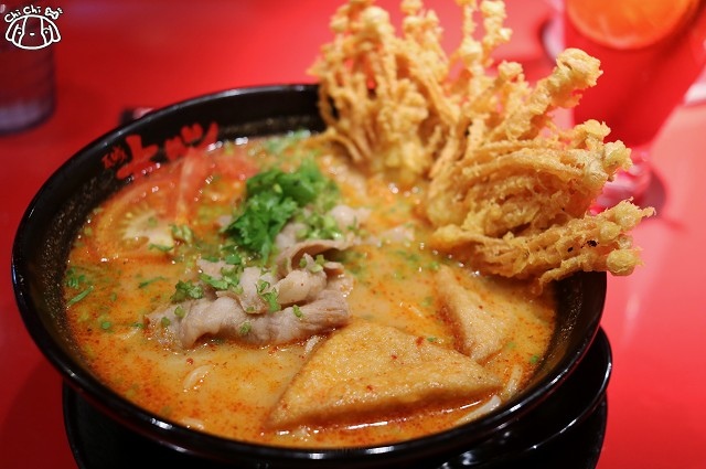 【台北中山.中山站】瓦城 大心新泰式麵食(台北三越南西店 )-泰式酸辣麵x-大心新泰式麵食 【台北中山.中山站】瓦城 大心新泰式麵食(台北三越南西店 )-泰式酸辣麵x-大心新泰式麵食