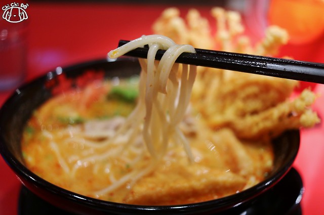 【台北中山.中山站】瓦城 大心新泰式麵食(台北三越南西店 )-泰式酸辣麵x-大心新泰式麵食 【台北中山.中山站】瓦城 大心新泰式麵食(台北三越南西店 )-泰式酸辣麵x-大心新泰式麵食