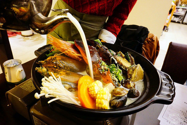 ※ 鈺鮮創意日式料理 ※【星羽愛美食-台中北屯】龍蝦鮑魚超澎派牛奶火鍋-鈺鮮創意日式料理