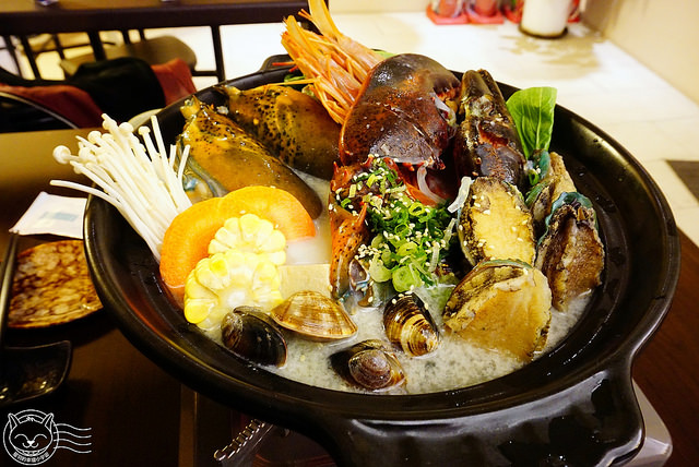 ※ 鈺鮮創意日式料理 ※【星羽愛美食-台中北屯】龍蝦鮑魚超澎派牛奶火鍋-鈺鮮創意日式料理
