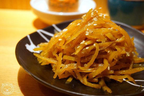 ※ 有喜屋Ukiya日式煎餃居酒屋※【星羽是吃貨-台中】濃濃日式風情放鬆舒適，小點樣樣精緻特別-有喜屋